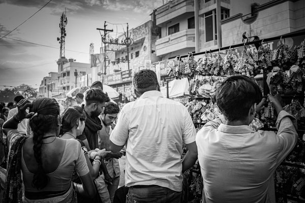 L'influence envoûtante du cabaret sur la littérature française : une exploration immersive