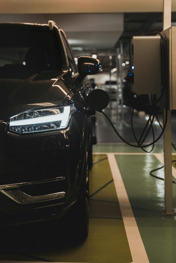 Voitures électriques : découvrez les meilleures solutions de recharge